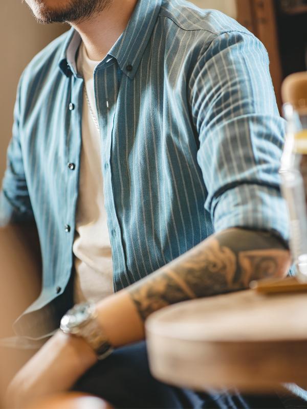 メンズ ファッション 服 男性用 オシャレ シンプル 大人 かっこいい ストリート ツーリング アメリカン レトロ ブルー 縦 ストライプシャツ ビジネス カジュアル 長袖 ノンアイロンシャツ