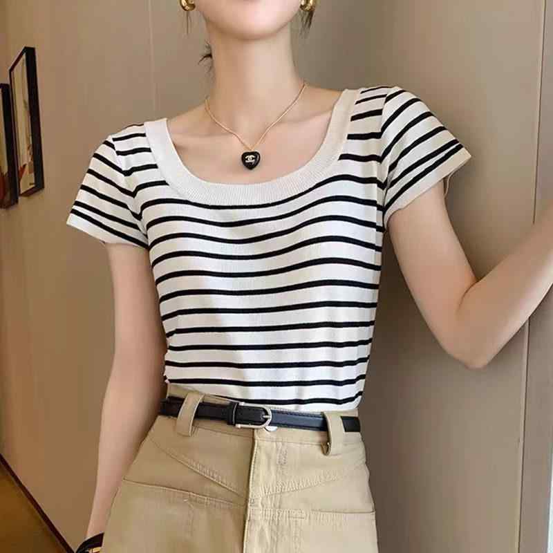 レディース 大人 きれいめ シンプル 上品 着回し ベーシック カジュアル ナチュラル ロングシーズン フレンチ レトロ スクエアネック 黒 白 ストライプ 半袖 ニット トップスデコルテ スタイリッシュ 着痩せ 効果