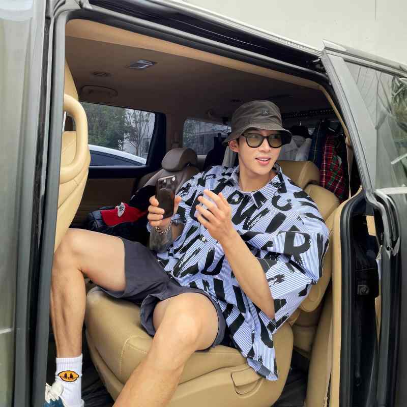 メンズ ファッション 服 男性用 オシャレ シンプル 大人 かっこいい ストリート アメリカン 半袖 シャツ 文字 プリント 海辺 バカンス バケーション ぴったり ゆったり ビーチ フラワートップ