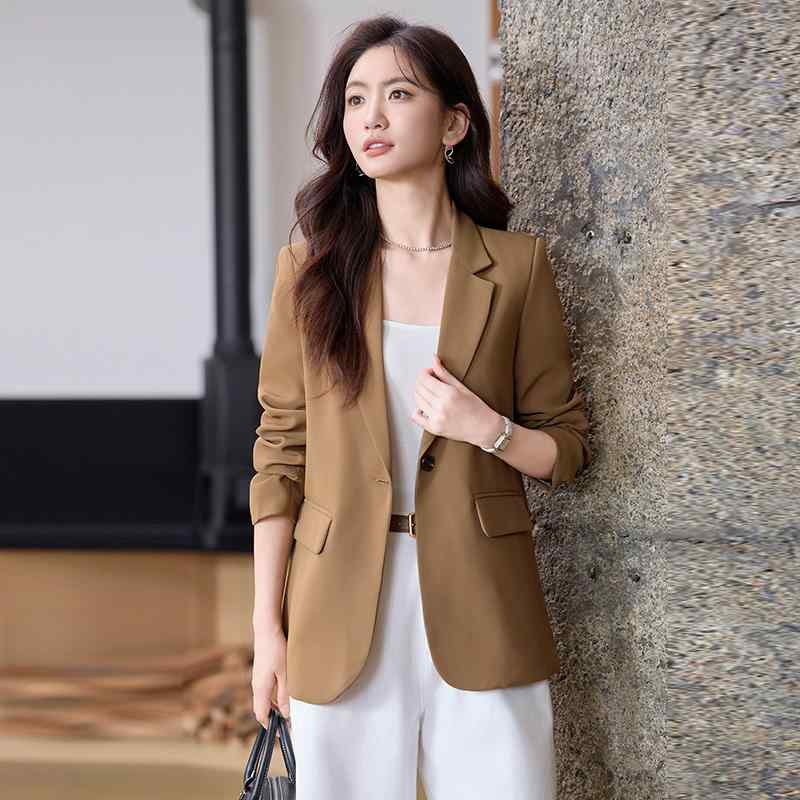春 コーデ レディース ファッション オシャレ カワイイ シンプル きれいめ ナチュラル 上品カジュアル 婦人服 ブラウン スーツ ジャケット カジュアル トップス スーツ 7,551円