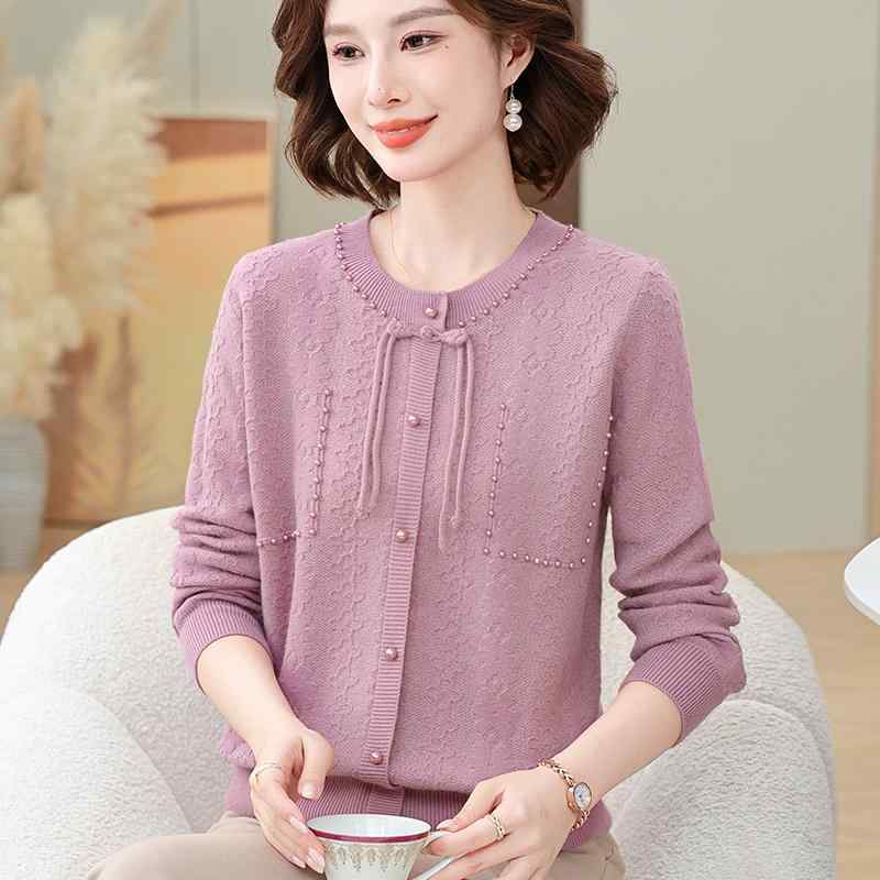 春 コーデ レディース ファッション オシャレ カワイイ シンプル きれいめ ナチュラル 上品カジュアル 婦人服 ニット レイヤリング シャツ ラウンドネック トップス