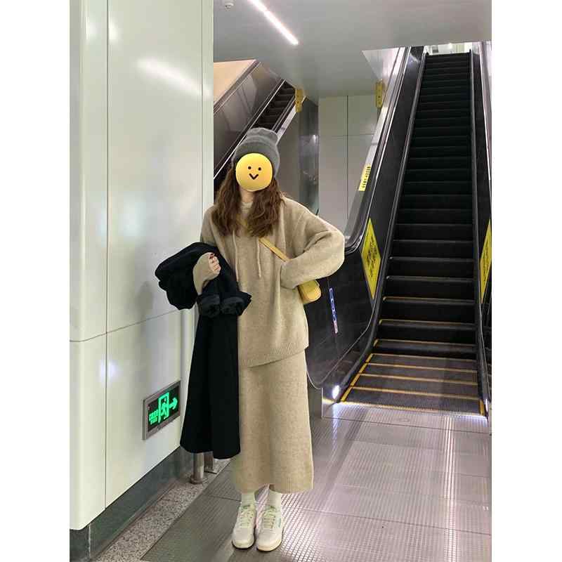レディース ファッション 服 オシャレ カワイイ シンプル 大人カワイイ 大きいサイズ 秋服 ハイエンド 韓国 スタイル ベージュカラー セーター スカート ツーピース スーツ｜リコット