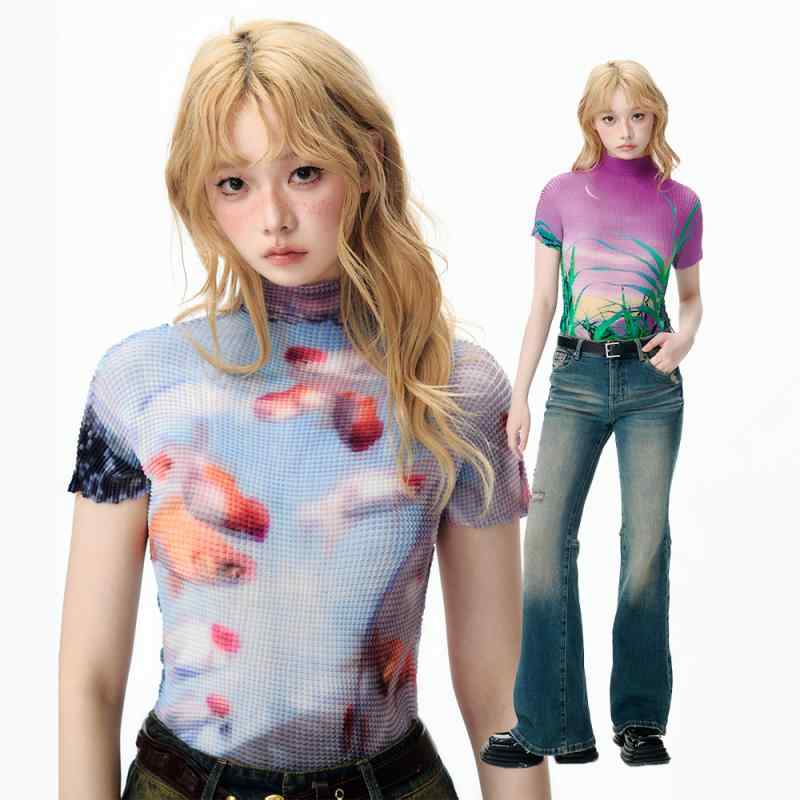 レディース ファッション 服 オシャレ カワイイ シンプル 大人カワイイ 大きいサイズ 金魚 プリント ストレッチ シャツ スリムフィット 半袖 T シャツ
