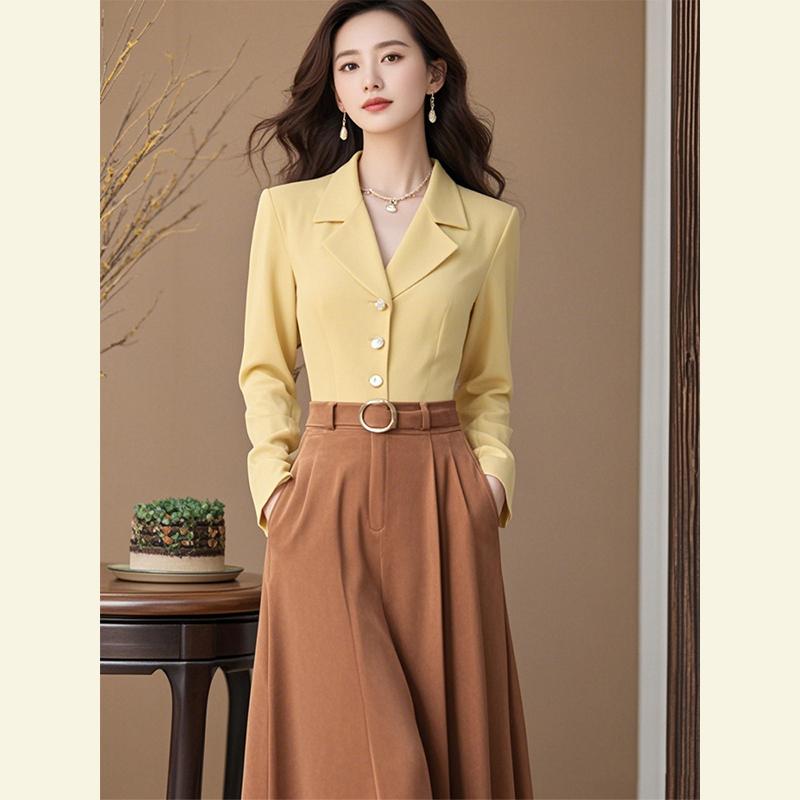 秋服 レディース 流行り物 オシャレ カワイイ  分かりやすい 成年者カワイイ 気が大きい大きさ  秋 ハイエンド 黄味がかった 背広 表現スタイル トップス スコート