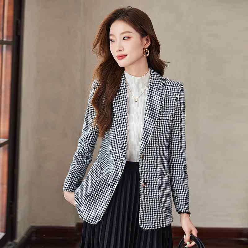 秋服 レディース 流行り物 オシャレ カワイイ  分かりやすい 成年者カワイイ 大層らしい大きさ   背広 表現スタイル 上衣 秋 韓国流行り物 表現スタイル 心地よい トップス