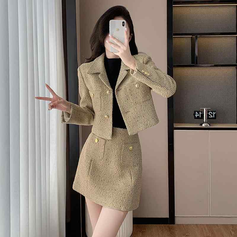 秋服 レディース ファッション オシャレ カワイイ シンプル 大人カワイイ 大きいサイズ ジャケット スカート スーツ スタイル 秋服装 ｜リコット