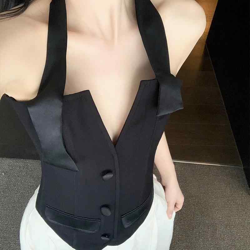 秋服 レディース 流行り物 オシャレ カワイイ  分かりやすい 成年者カワイイ 気が大きい大きさ  酉の方角 御居処 黒いこと 杉綾模様 ホルターネック Vのど首 曲線状の形 背広 より良い