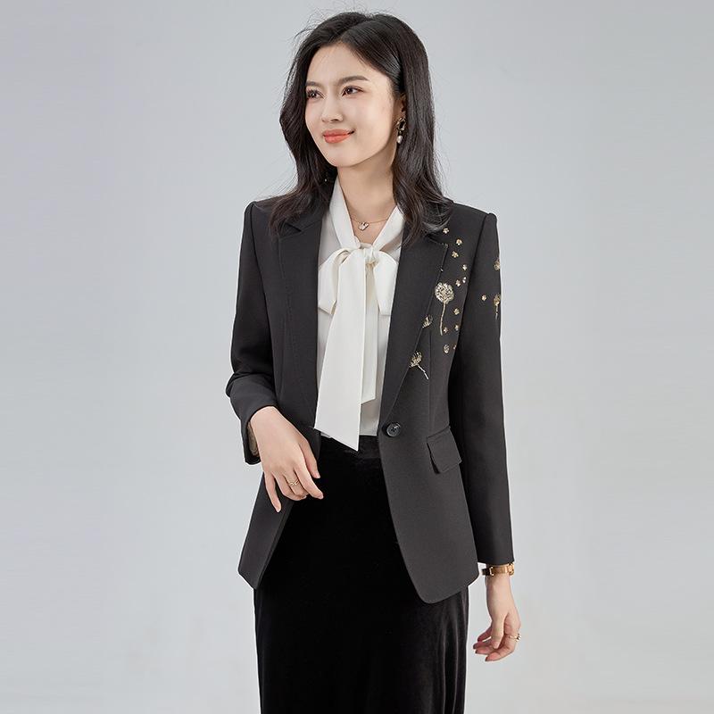 秋服 レディース 流行り物 オシャレ カワイイ  分かりやすい 成年者カワイイ 気が大きい大きさ   背広 ビーズ 通いお召しもの トップス 長袖 上衣