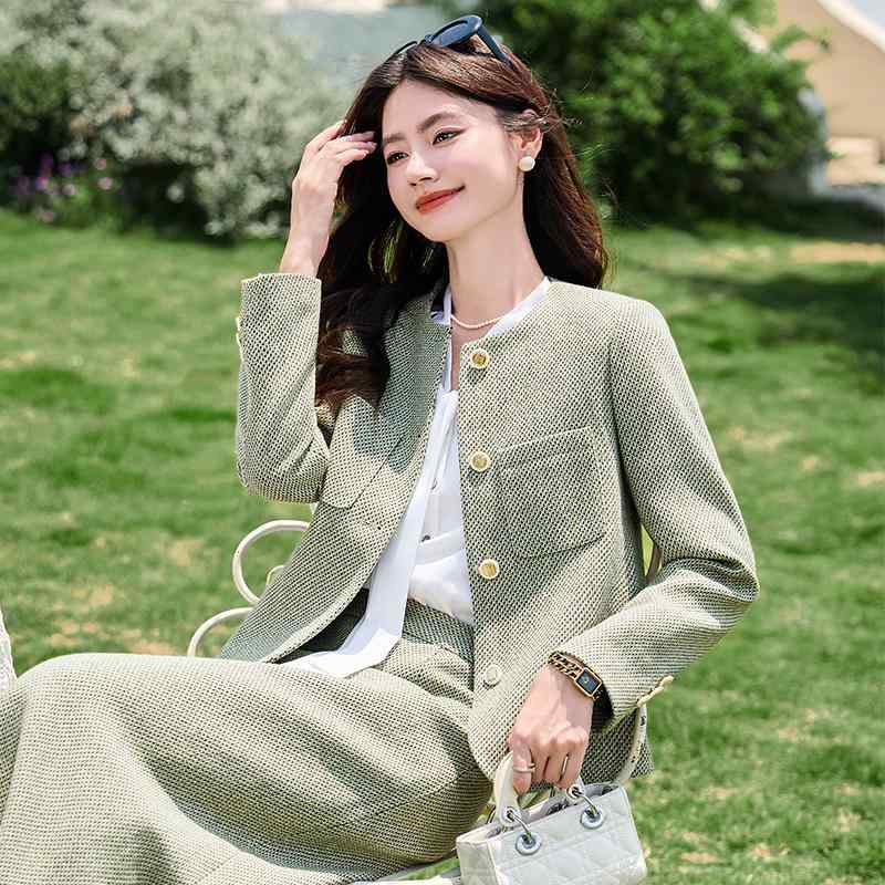 秋服 レディース 流行り物 オシャレ カワイイ  分かりやすい 成年者カワイイ 気が大きい大きさ   上衣 ハイエンド トップス スコート 赤ちゃん