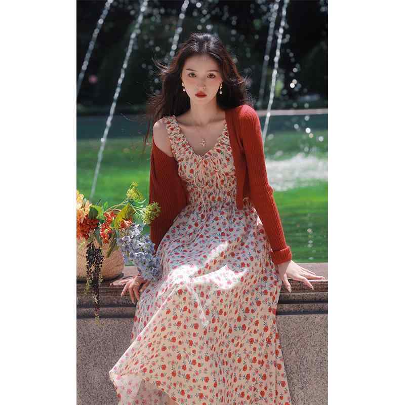 秋服 レディース ファッション オシャレ カワイイ シンプル 大人カワイイ 大きいサイズ フレンチ レトロ レッド カーディガン 日焼け防止 セーター ゴールド ボタン 通勤ウェア シャツ 極薄 長袖｜リコット