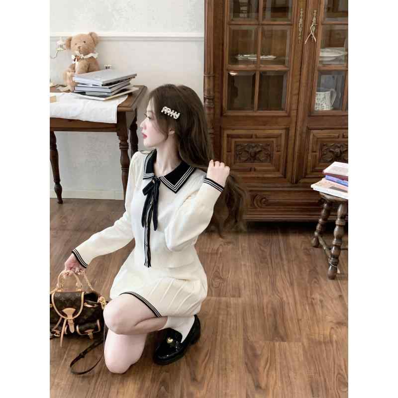 秋服 コーデ レディース 流行り物 オシャレ カワイイ  分かりやすい 成年者カワイイ 気が大きい大きさ   うしろ帯 分科大学 スウェーター 筋目スコート 2点 仕掛ける