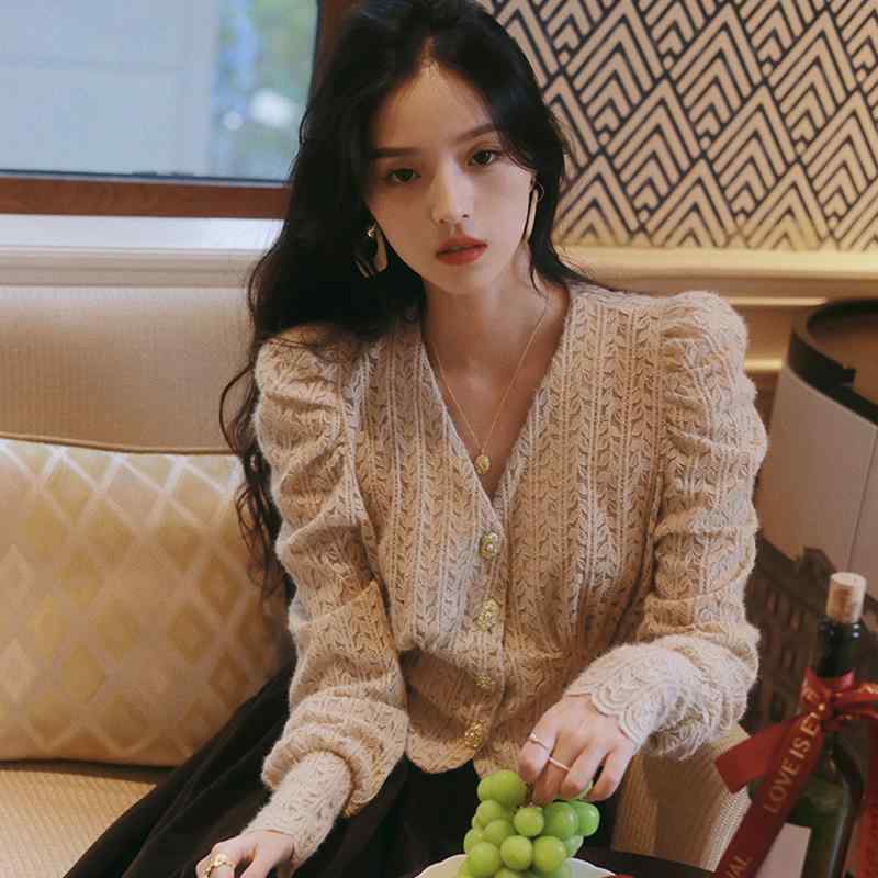 秋服 レディース ファッション オシャレ カワイイ シンプル 大人カワイイ 大きいサイズ フレンチ レトロ スリムフィット レース シャツ Vネック パフスリーブ シャツ 快適 スエード トップス|リコット
