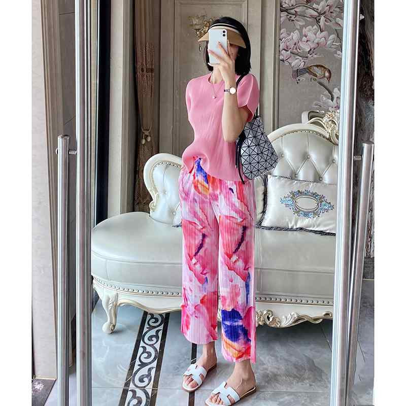 春 コーデ レディース ファッション オシャレ カワイイ シンプル きれいめ ナチュラル 上品カジュアル 婦人服 ハイエンド プリーツ 九分丈 ストレート パンツ プリント 夏