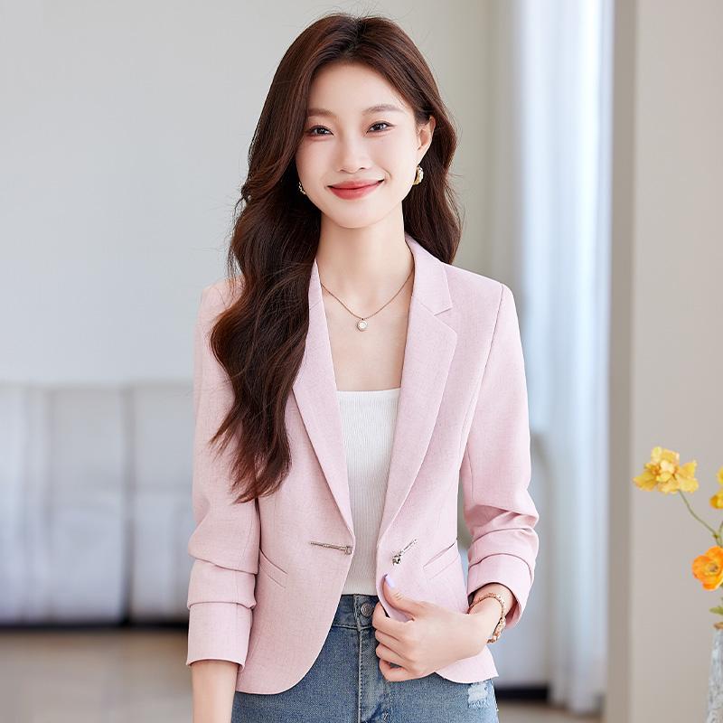 春 コーデ レディース ファッション オシャレ カワイイ シンプル きれいめ ナチュラル 上品カジュアル 婦人服 ピンク スーツ ジャケット スリムフィット ウエスト トップス