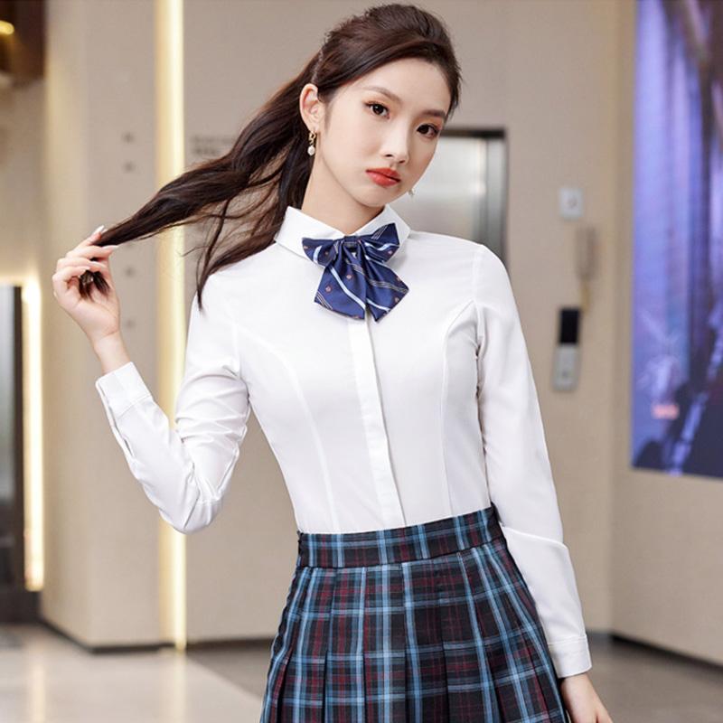 春 コーデ レディース ファッション オシャレ カワイイ シンプル きれいめ ナチュラル 上品カジュアル 婦人服 白 シャツ 長袖 スリム スーツ プリーツスカート