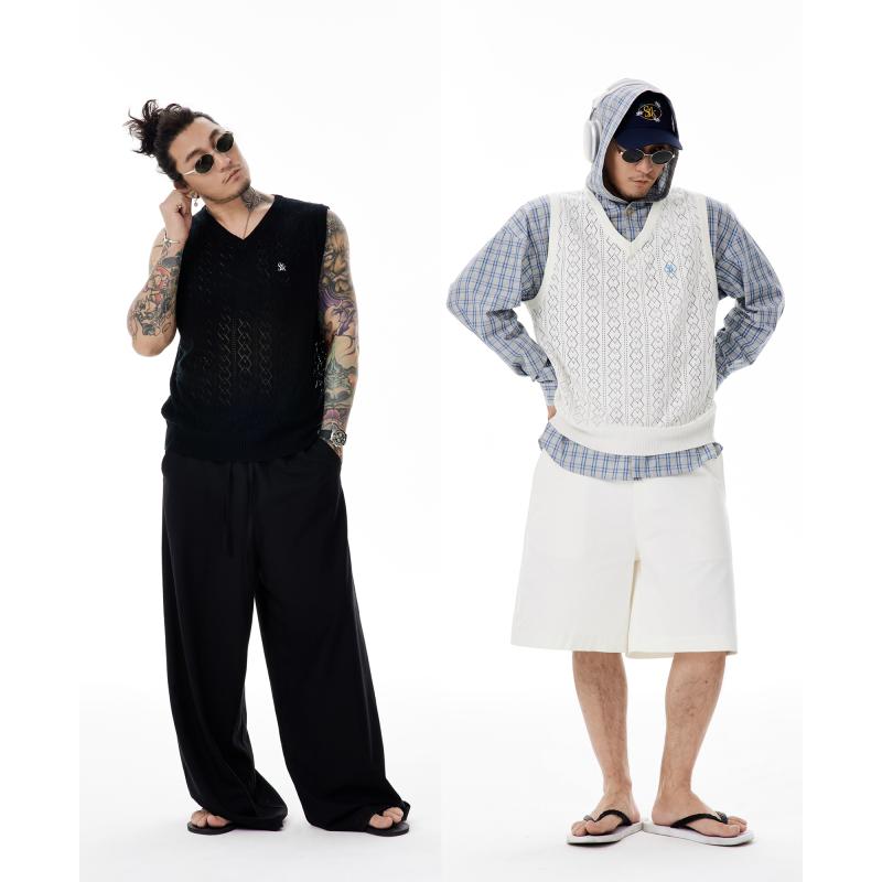 春 コーデ メンズ  服 分かりやすい 流行り物 オシャレ 成年者 かっこいい 気が大きい大きさ 表どおり 成人男性服  ジャかばい立て Vのど首 ティーシャツ ノースリーブ より良い アウター