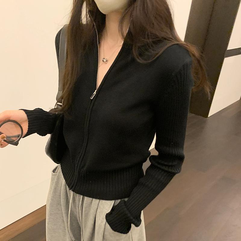 春 コーデ レディース 流行り物 オシャレ 個条 カワイイ 用 分かりやすい 成年者カワイイ  黒 編み物ジレー 上衣 二分の一 タートルネックスウェーター か細い ファスナー トップス