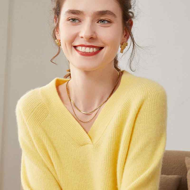 春 コーデ レディース 流行り物 オシャレ カワイイ   分かりやすい 好いたらしいめ 自然的 雅びやか心地よい お上さん服 ハイエンド 黄味がかった スウェーター ゆったり 軍事基地 Vのど首