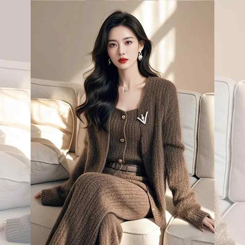春 コーデ レディース ファッション オシャレ カワイイ シンプル きれいめ ナチュラル 上品カジュアル 婦人服 ハイエンド ブラウン ニット カーディガン パンツ スーツ |リコット