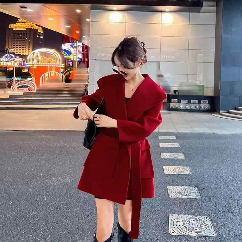 春 コーデ レディース 流行り物 オシャレ カワイイ   分かりやすい 好いたらしいめ 自然的 窈窕たる心地好い 亭主もち服 ハイエンド 赤いこと 絨毛 厚地の外套 スピード競技引きあげる か細い 真っただ中丈 コート・ジャケット-レディースファッション