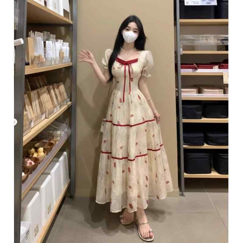 大層らしい大きさ フレンチ パフ衣袂 愛くるしい 御召しもの 亭主もち 朱夏 酉の方角 か細い ハイエンド 真四角のど首 ロング スコート