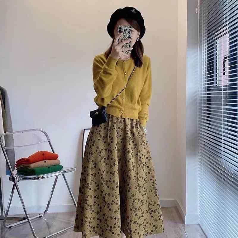 春 コーデ レディース ファッション オシャレ カワイイ シンプル きれいめ ナチュラル 上品カジュアル 婦人服 スリム スーツ フレンチ イエロー セーター 花柄 スカート ツーピース