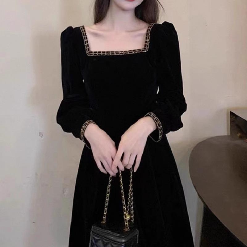 春 コーデ レディース ファッション オシャレ カワイイ シンプル きれいめ ナチュラル 上品カジュアル 婦人服 黒 ベルベット 長袖 ドレス フレンチ スリム スクエア カラー ブラック