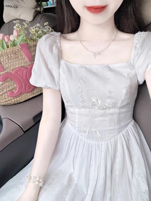 春 コーデ レディース 流行り物 オシャレ カワイイ   分かりやすい 好いたらしいめ 自然的 窈窕たる心地よい 御上さん服 フレンチ 御召しもの 夏 か細い 半袖 ロング スコート