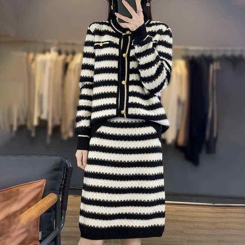 春 コーデ レディース ファッション オシャレ カワイイ シンプル きれいめ ナチュラル 上品カジュアル 婦人服 黒 白 ストライプ スーツ ラウンドネック ウールカーディガン セーター コート スカート ツーピース ｜リコット