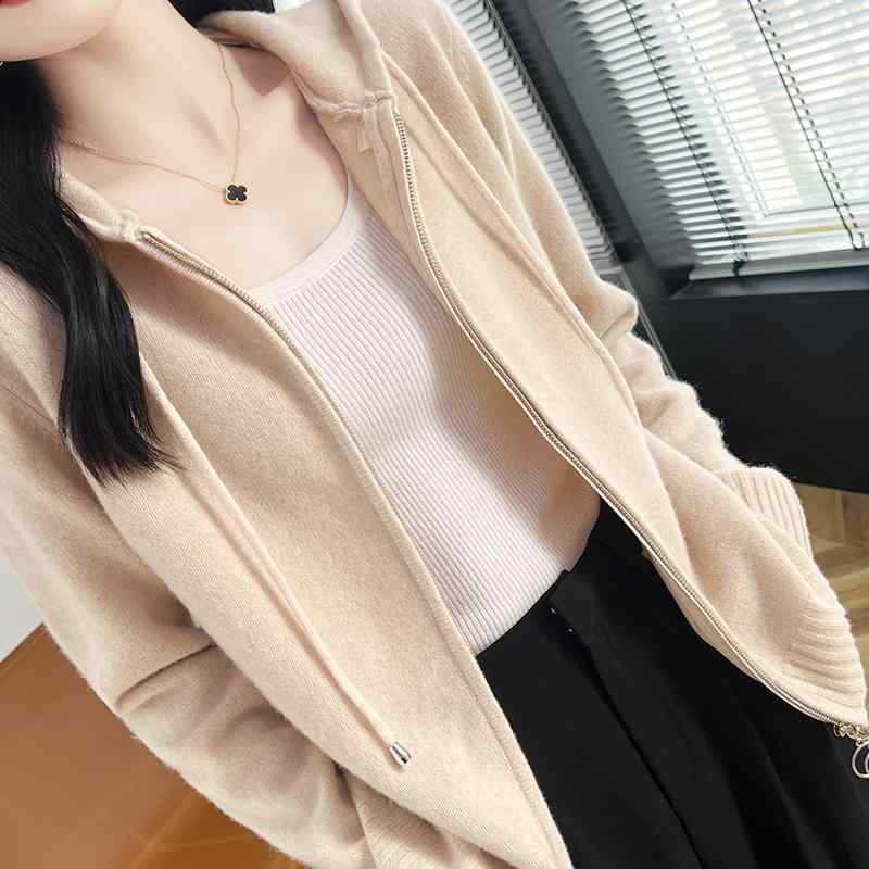 春 コーデ レディース ファッション オシャレ カワイイ シンプル きれいめ ナチュラル 上品カジュアル 婦人服 ダブル ジッパー フード付き スウェットシャツ ウール セーター ニット カーディガン ジャケット アウタートップス