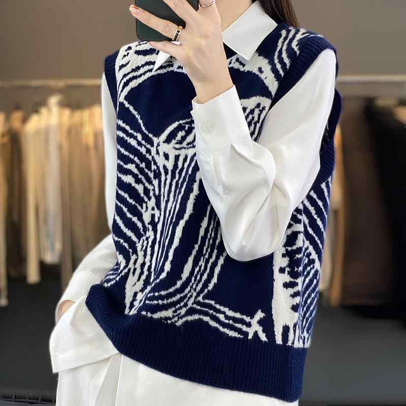春 コーデ レディース ファッション オシャレ カワイイ シンプル きれいめ ナチュラル 上品カジュアル 婦人服 ジャカード ラウンドネック スタック ベスト ウール ニット セーター