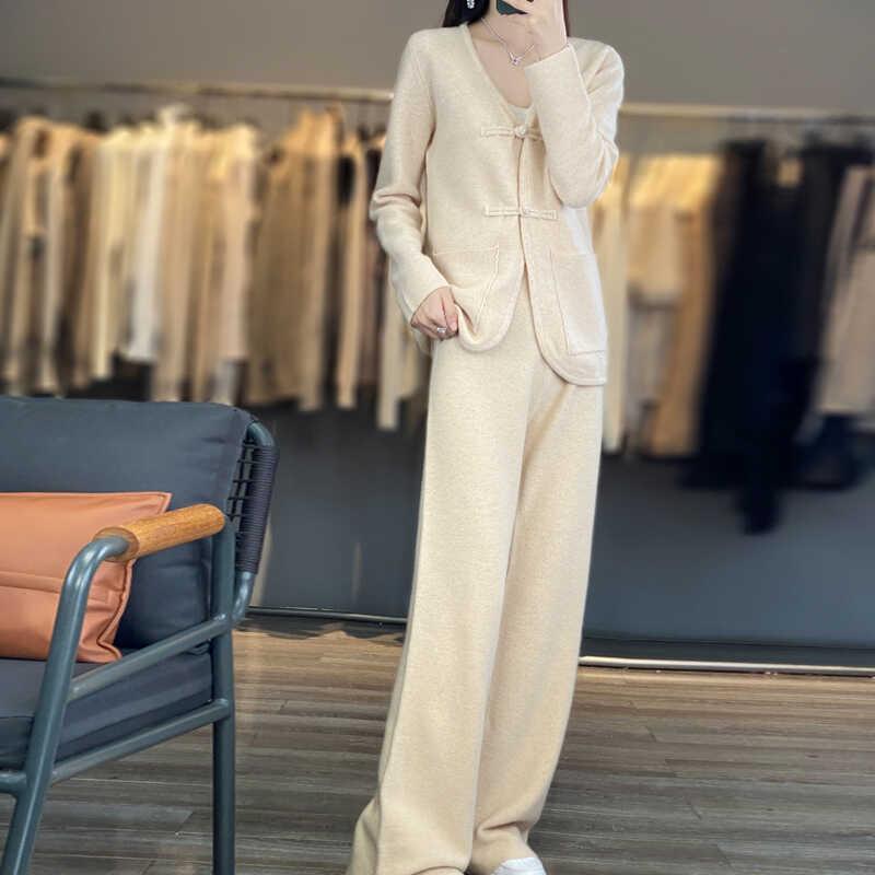 春 コーデ レディース ファッション オシャレ カワイイ シンプル きれいめ ナチュラル 上品カジュアル 婦人服 ウール ニット スーツ ボタン付き カーディガン コート ハイウエスト ワイドレッグ パンツ