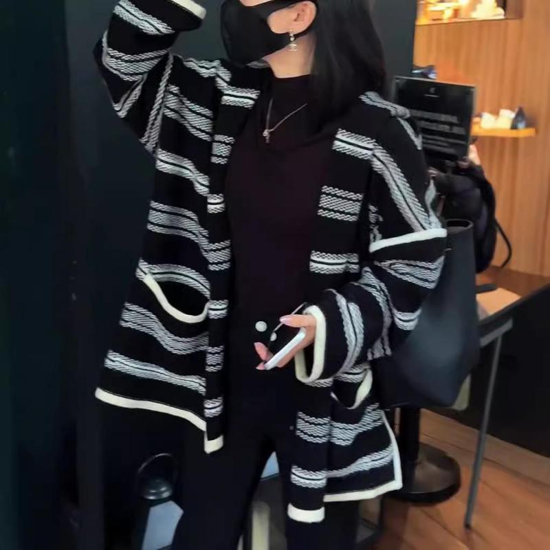 春 コーデ レディース 流行り物 オシャレ カワイイ   分かりやすい 好いたらしいめ 自然的 窈窕たる心地好い 成人女性服 アメリカン 上衣 縞模様 ロング ゆったり 馬鹿でかい大きさ 編み物