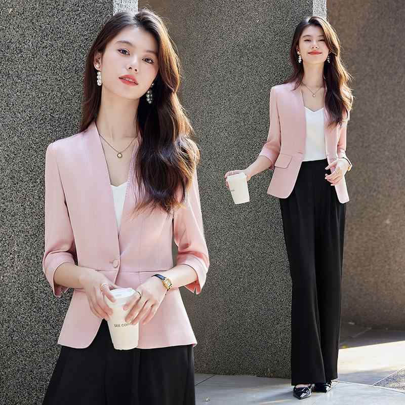春 コーデ レディース ファッション オシャレ カワイイ シンプル きれいめ ナチュラル 上品カジュアル 婦人服 ピンク スーツ ジャケット 夏 ハイエンド スリムフィット パンツ