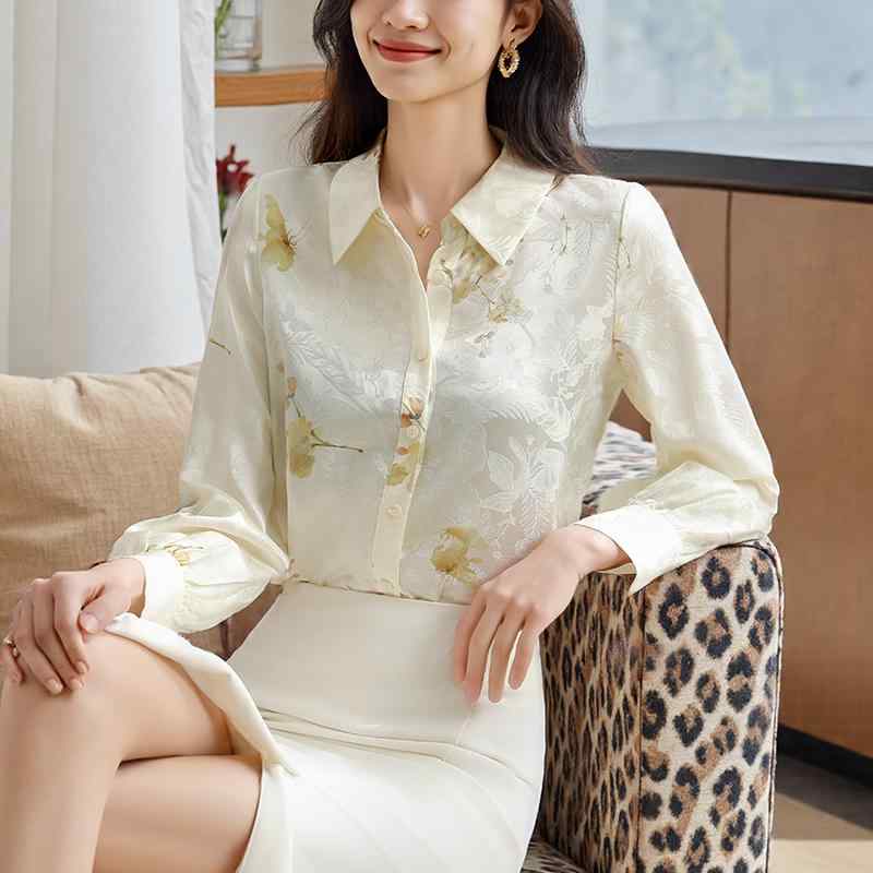 春 コーデ レディース ファッション オシャレ カワイイ シンプル きれいめ ナチュラル 上品カジュアル 婦人服 長袖 シャツ プリント ハイエンド トップス 5,231円