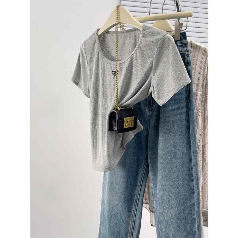 春 コーデ レディース ファッション オシャレ カワイイ シンプル きれいめ ナチュラル 上品カジュアル 婦人服 グレー レース ラウンドネック 半袖 Tシャツ 夏 シンプル トップス