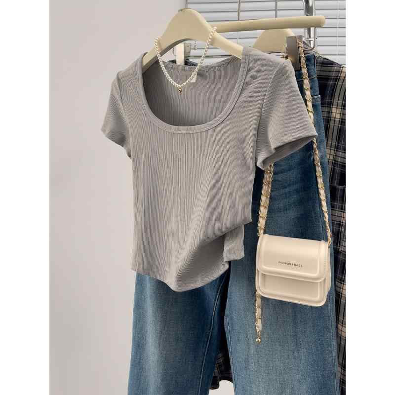 春 コーデ レディース ファッション オシャレ カワイイ シンプル きれいめ ナチュラル 上品カジュアル 婦人服 グレー スクエアネック 半袖 Tシャツ 夏 スリム トップス