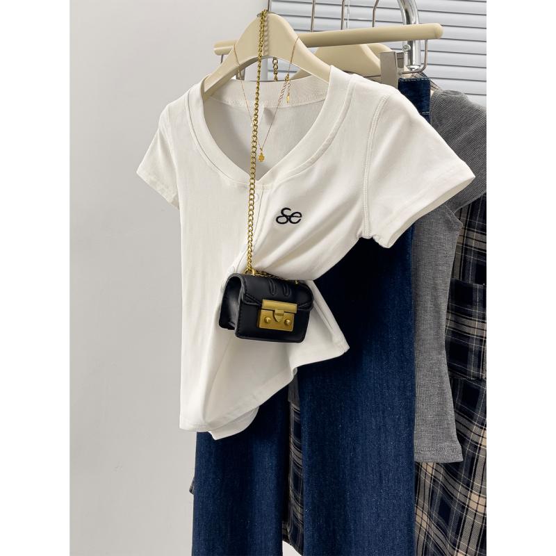 春 コーデ レディース ファッション オシャレ カワイイ シンプル きれいめ ナチュラル 上品カジュアル 婦人服 夏 白 コットン 半袖 Tシャツ シンプル スリム フィット トップス