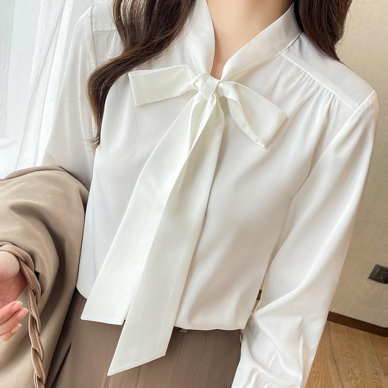 春 コーデ レディース 流行り物 オシャレ カワイイ   分かりやすい 好いたらしいめ 自然的 雅びやか心地よい お上さん服 アセテート 白いこと プルオーバー シュロの葉 フレンチ トップス 長袖 今めかしい