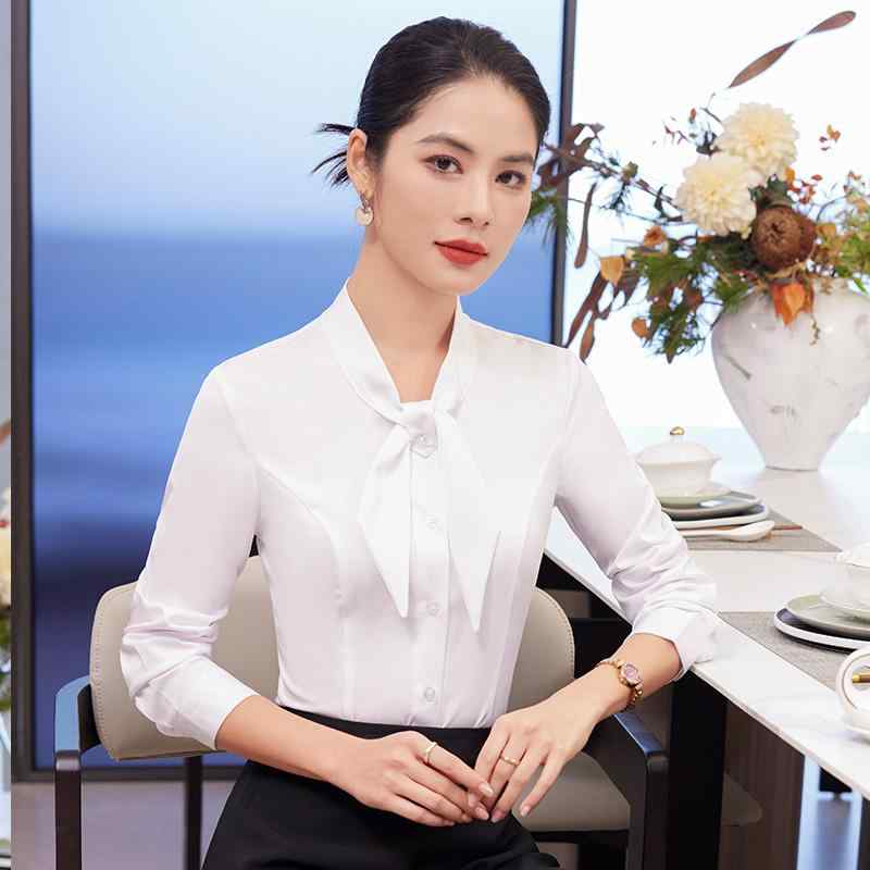 春 コーデ レディース ファッション オシャレ カワイイ シンプル きれいめ ナチュラル 上品カジュアル 婦人服 白 シャツ 面接ウェア フォーマルウェア 長袖
