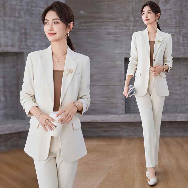 春 コーデ レディース ファッション オシャレ カワイイ シンプル きれいめ ナチュラル 上品カジュアル 婦人服 スーツ ジャケット ホテル ユニフォーム マネージャー フォーマル ｜リコット