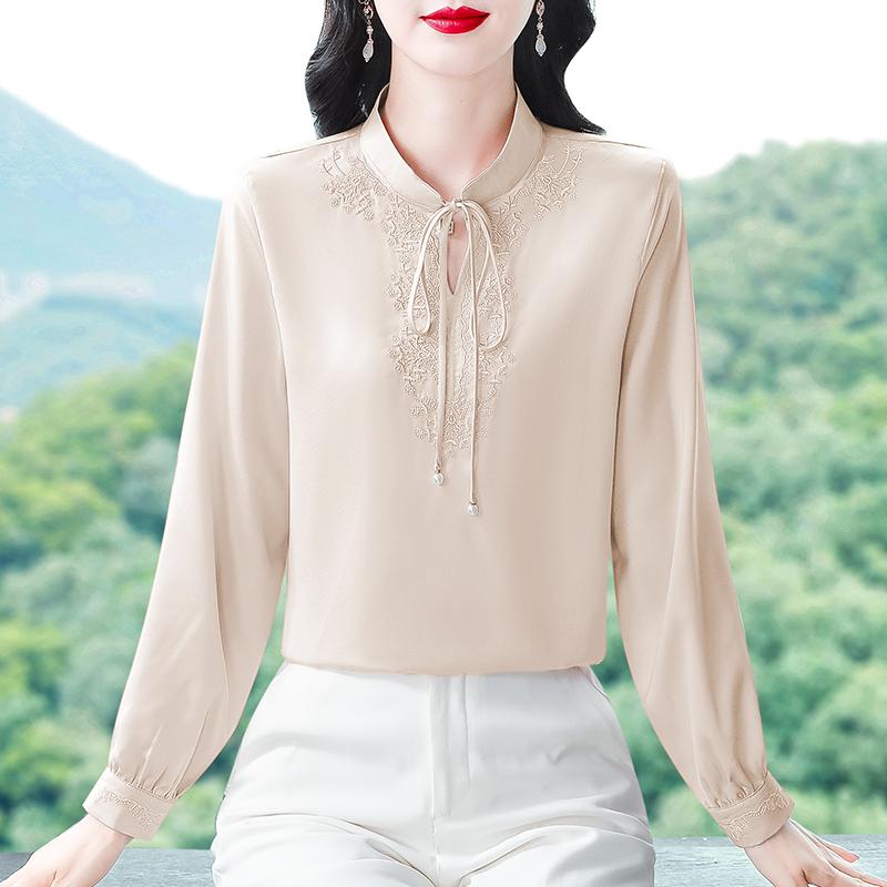 春 コーデ レディース ファッション オシャレ カワイイ シンプル きれいめ ナチュラル 上品カジュアル 婦人服 サテンシャツ トップス シャツ 長袖
