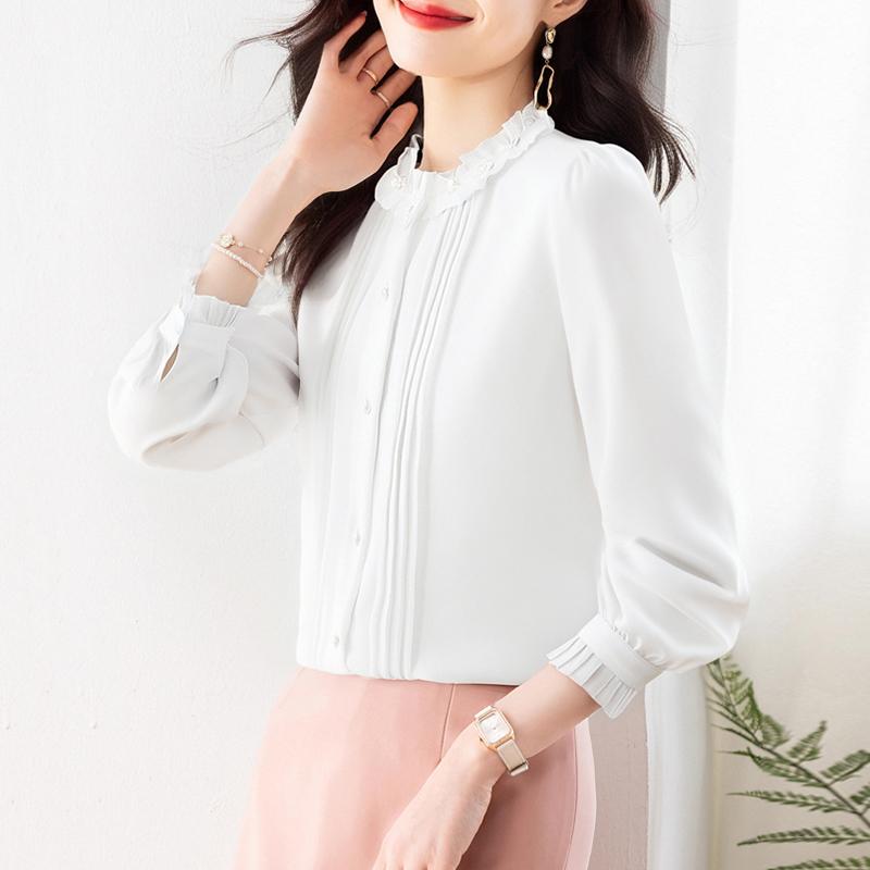 春 コーデ レディース ファッション オシャレ カワイイ シンプル きれいめ ナチュラル 上品カジュアル 婦人服 サテンシャツ トップス ブラウス 長袖 シャツ