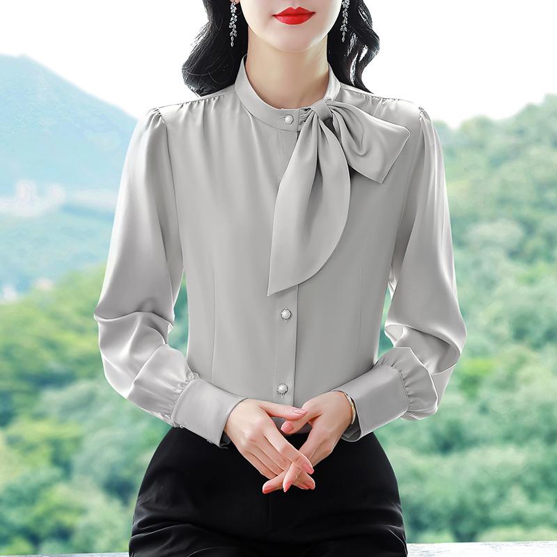 春 コーデ レディース ファッション オシャレ カワイイ シンプル きれいめ ナチュラル 上品カジュアル 婦人服 サテンシャツ トップス ブラウス 長袖 シャツ