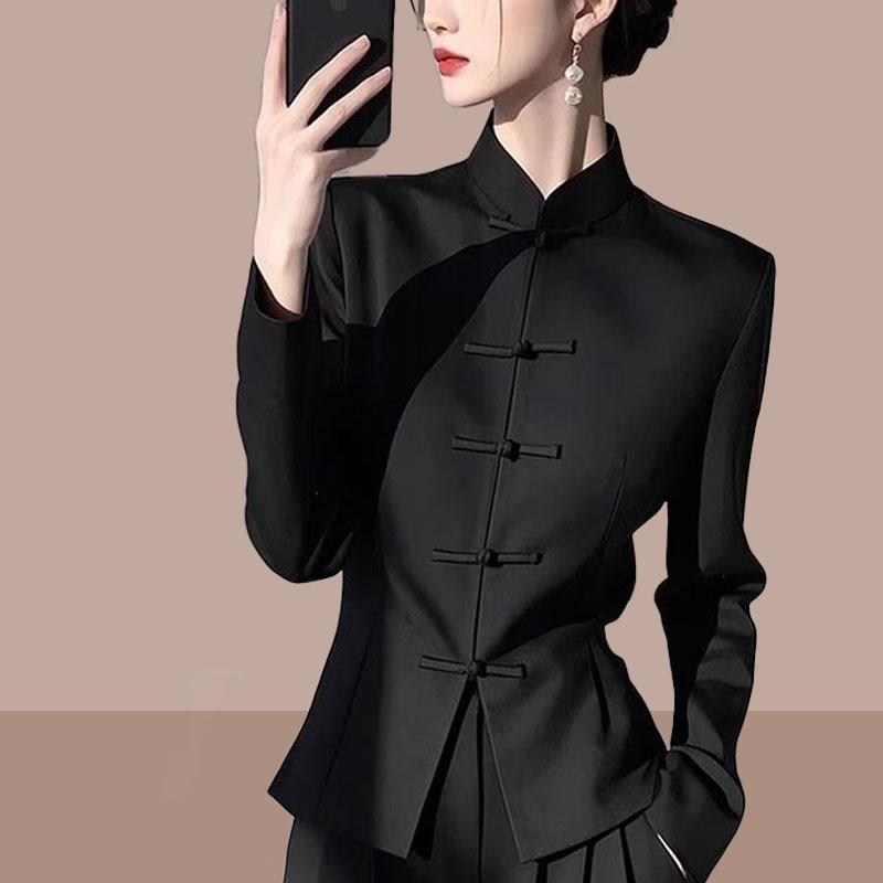 春 コーデ レディース ファッション オシャレ カワイイ シンプル きれいめ ナチュラル 上品カジュアル 婦人服 ボタン付き シャツ 黒 ズボン ツーピース スーツ ハイエンド