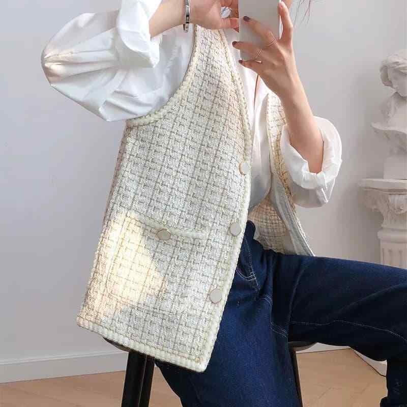春 コーデ レディース ファッション オシャレ カワイイ シンプル きれいめ ナチュラル 上品カジュアル 婦人服 Vネック ベスト ツイード ノースリーブ チェック柄 ｜リコット