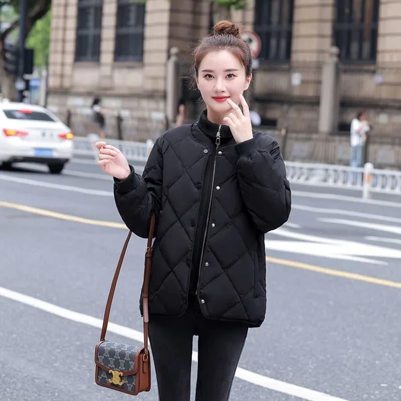 春 コーデ レディース ファッション オシャレ カワイイ シンプル きれいめ ナチュラル 上品カジュアル 婦人服 菱形 ダウン コットンコート