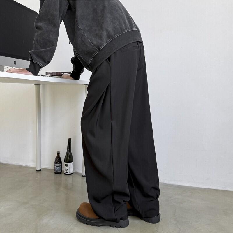 春 コーデ メンズ 用 服 シンプル 大人 紳士服 アメリカン ストリート カジュアル ストレート ワイド パンツ プリーツ ドレープ 春 カジュアル 通勤スタイル 重ね着コーデ ゆったりシルエット 快適フィット 動きやすい デイリー