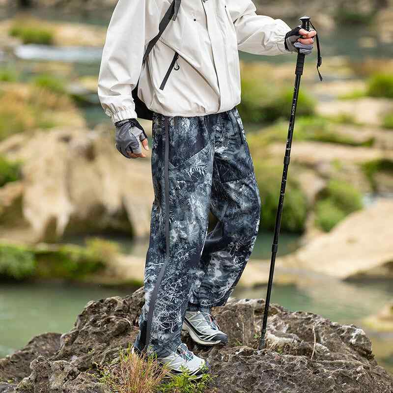 春 コーデ メンズ 用 服 シンプル ファッション オシャレ 大人 紳士服 スポーツ 迷彩 伸縮性 ストレッチ ランニング グレー 速乾 パンツ カジュアル 通勤スタイル 重ね着コーデ ゆったりシルエット 快適フィット 動きやすい デイリー