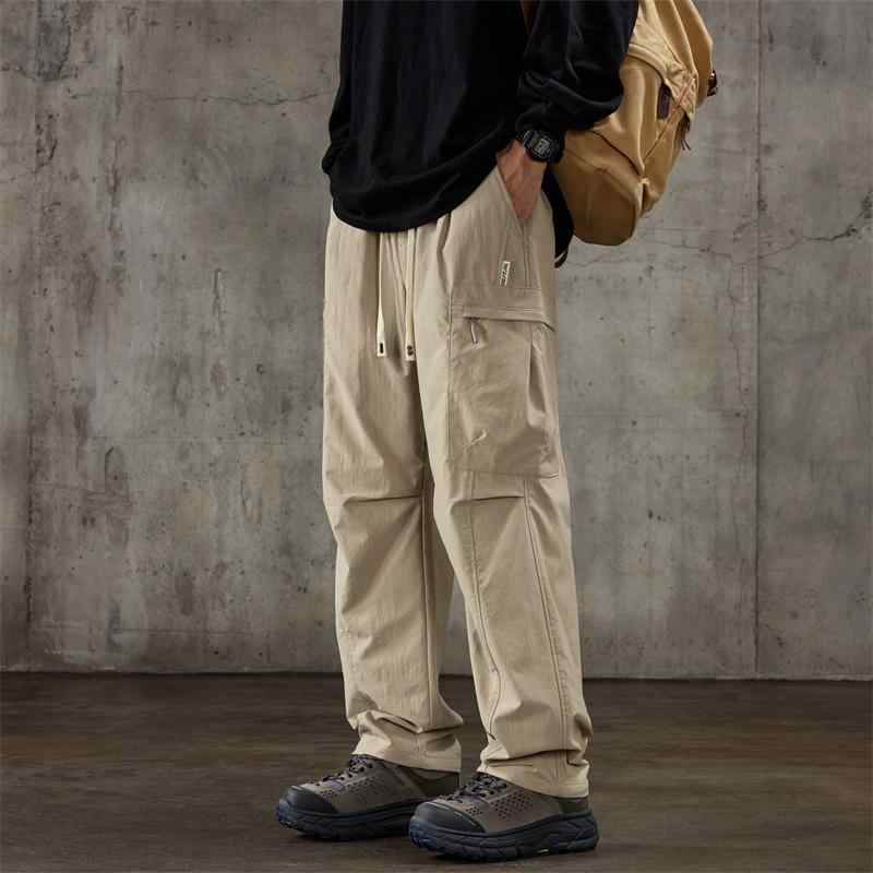 春 コーデ メンズ 用 服 シンプル ファッション オシャレ 大人 かっこいい 紳士服 アメリカン ストレート パンツ ワークウェア スタイル カジュアル 通勤スタイル 重ね着コーデ ゆったりシルエット 快適フィット 動きやすい デイリー